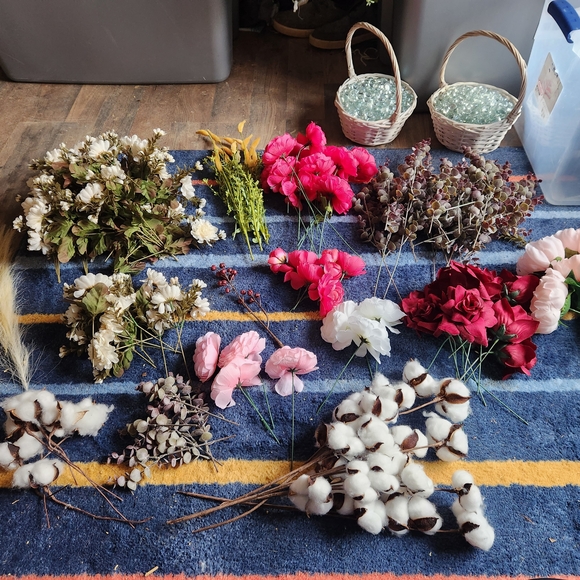Floral Arrangement Set with Mixed Colors